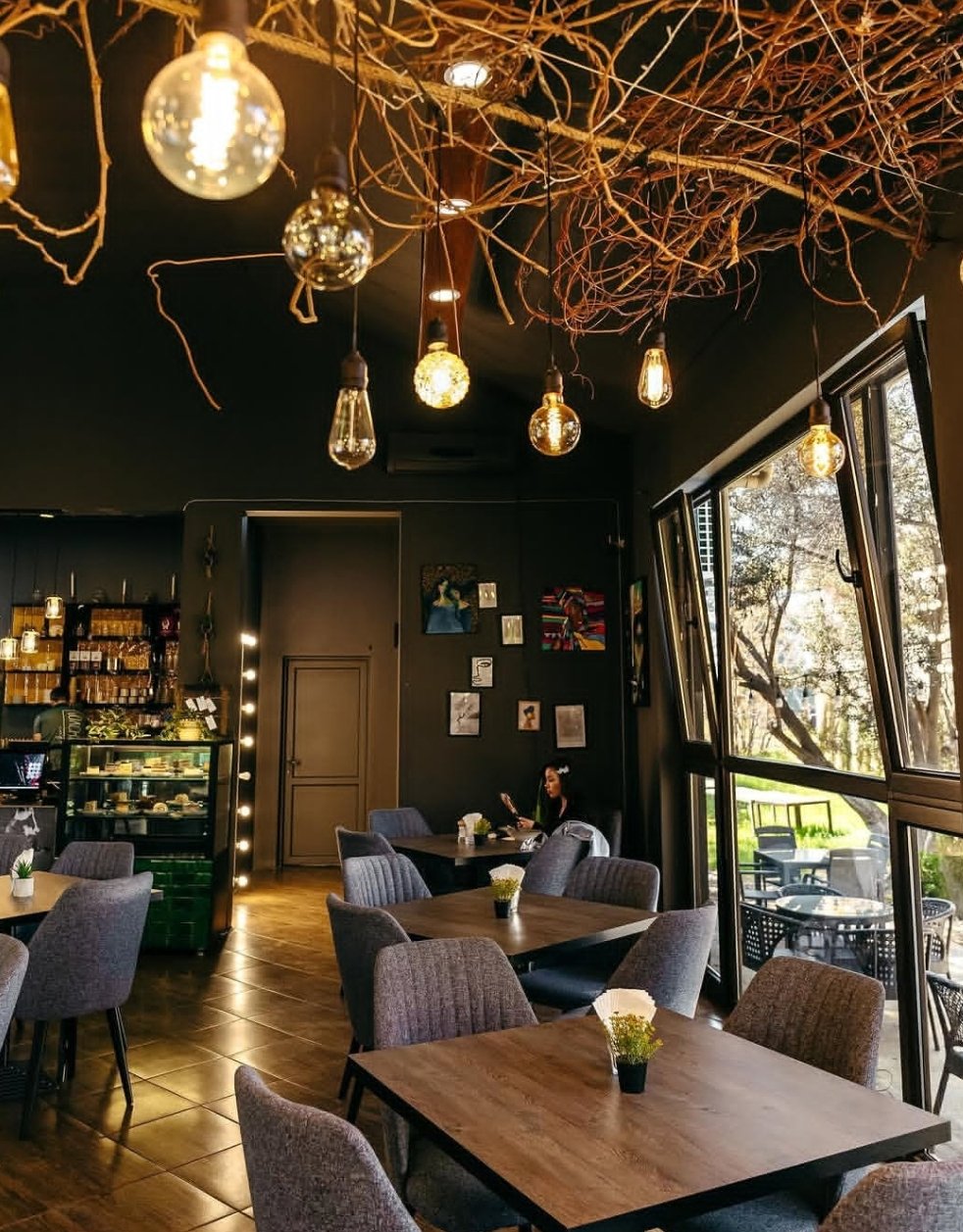 U’Dacha Cafe — Daxili
