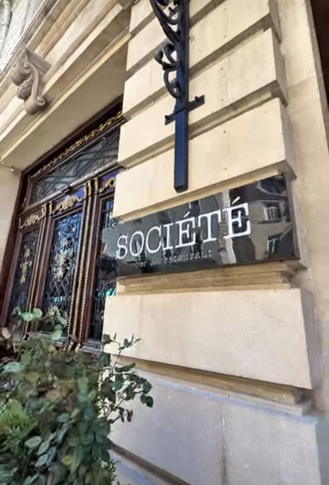 Société Bar & Restaurant — Xarici görünüş