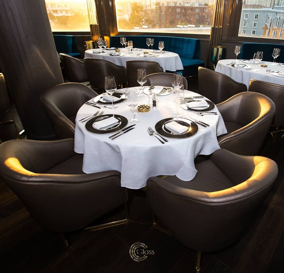 Glass Restaurant & Music hall — Daxili