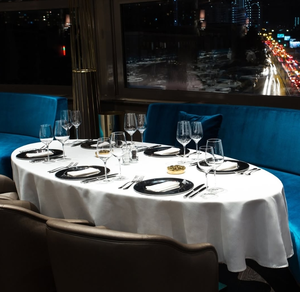 Glass Restaurant & Music hall — Daxili