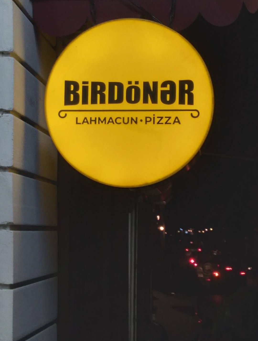 Bir Dönər — Xarici görünüş