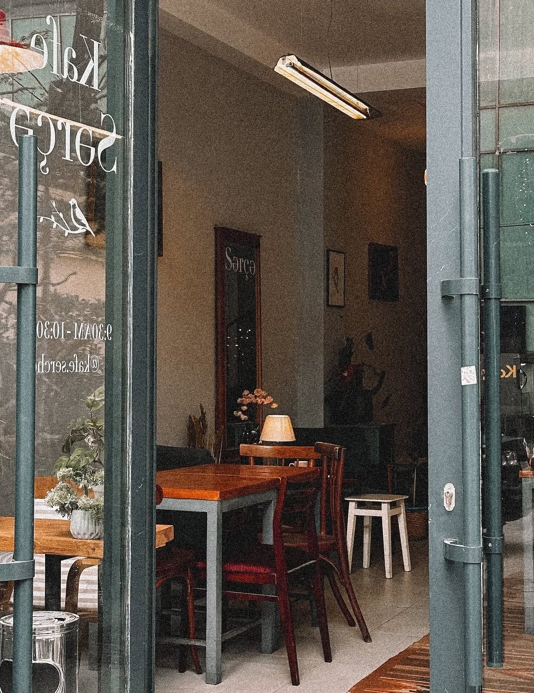 Kafe Sərçə — Daxili