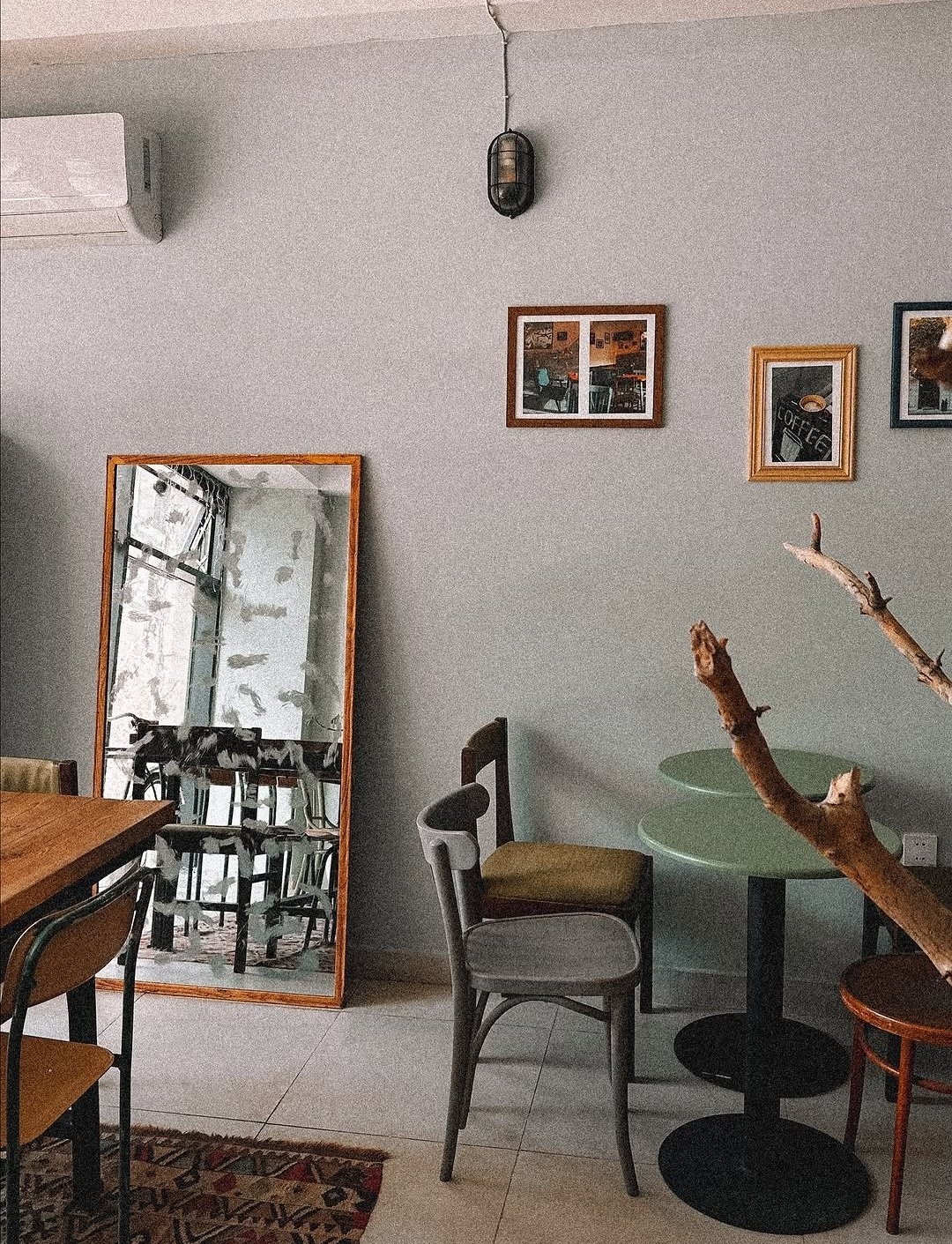 Kafe Sərçə — Daxili