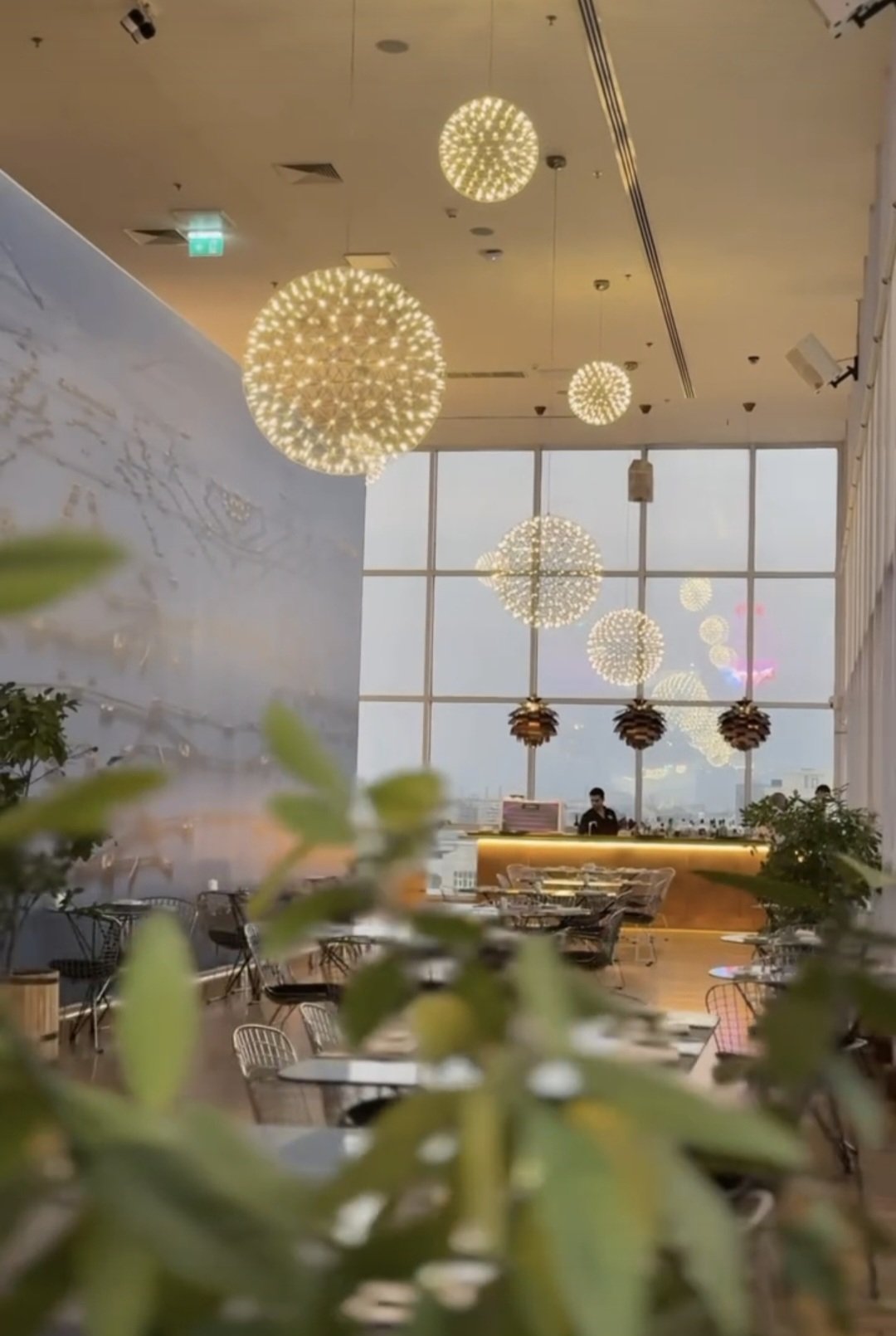Landmark Dining — Daxili