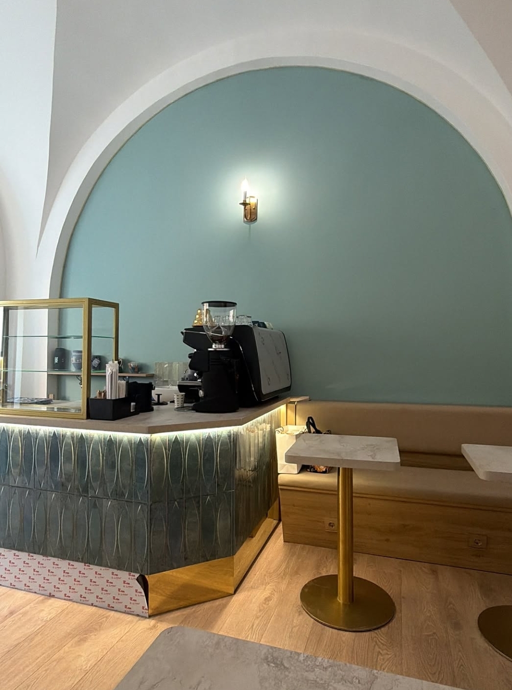 Cafe Lazurit — Daxili