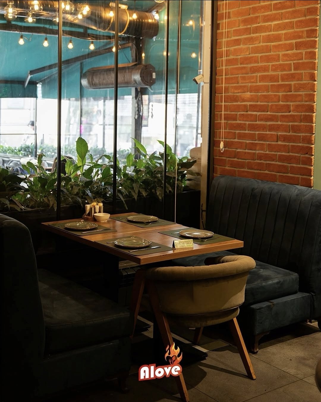 Alove Restaurant — Daxili