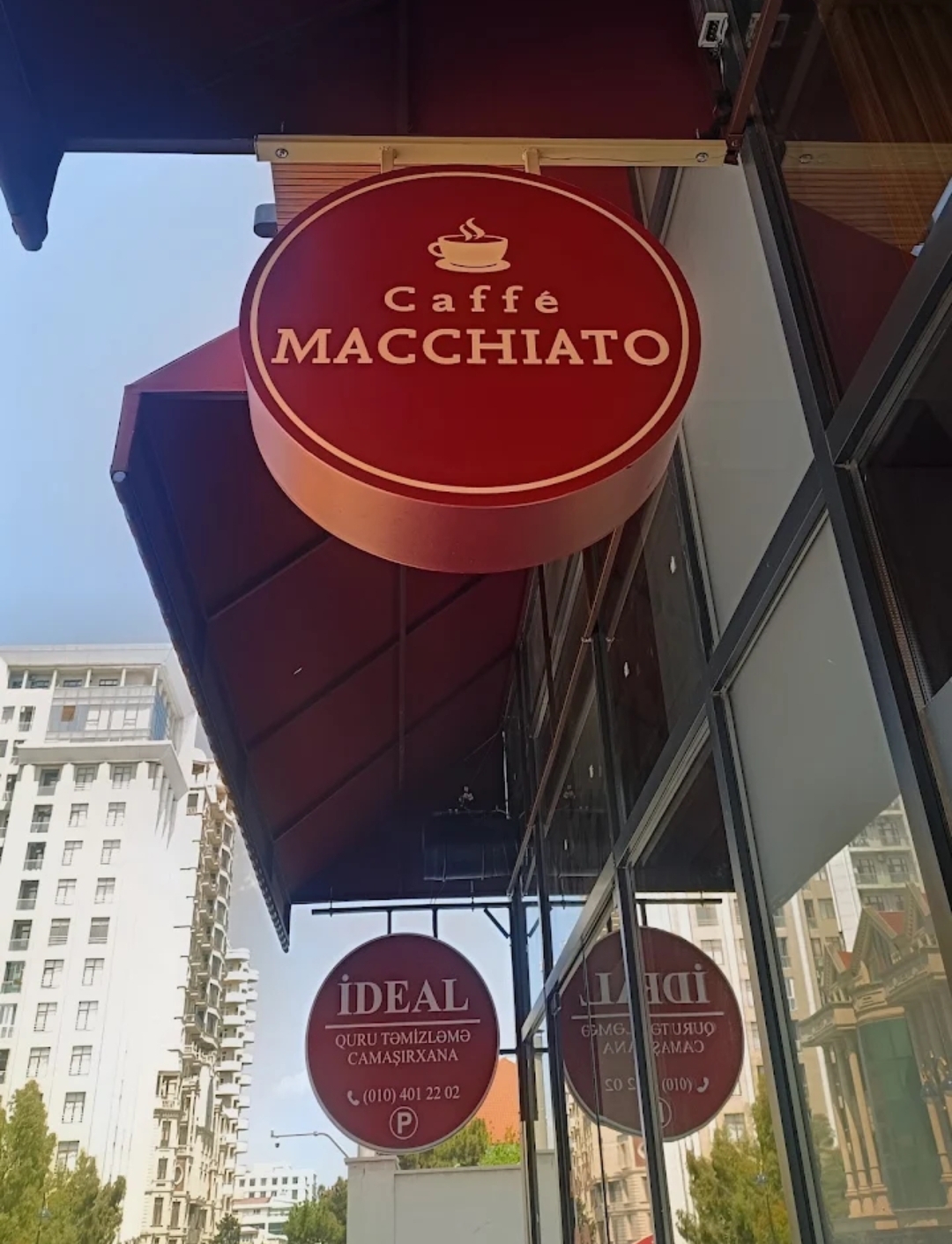 Caffè Macchiato — Xarici görünüş