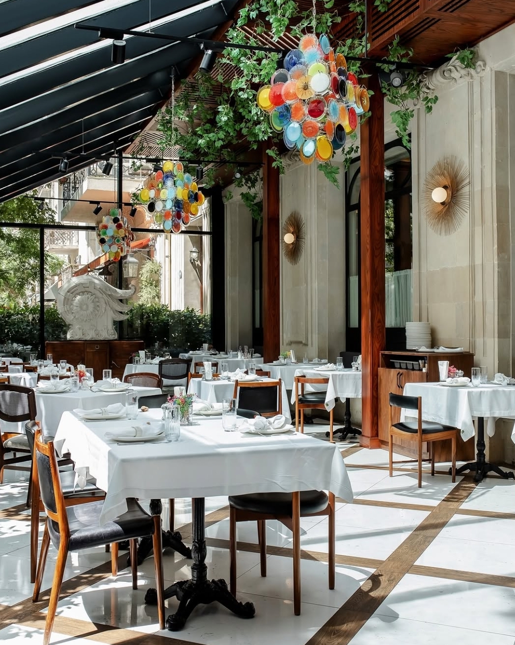 Gazelli Cafe — Daxili