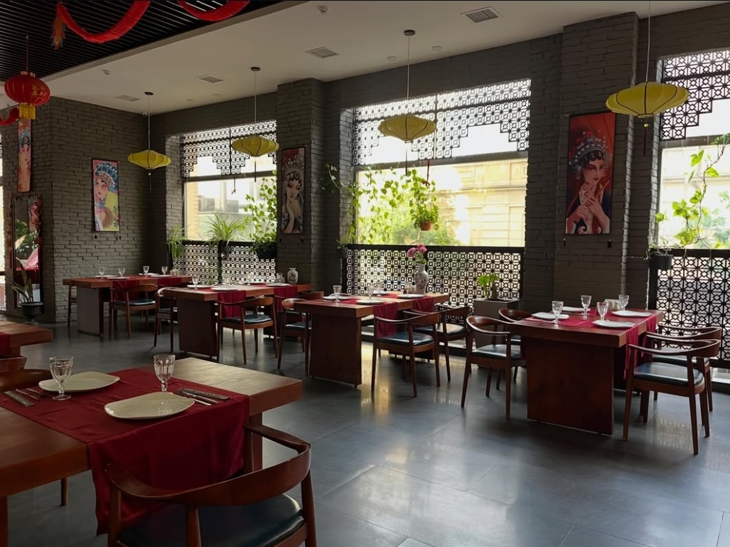 China Town Restaurant — Daxili