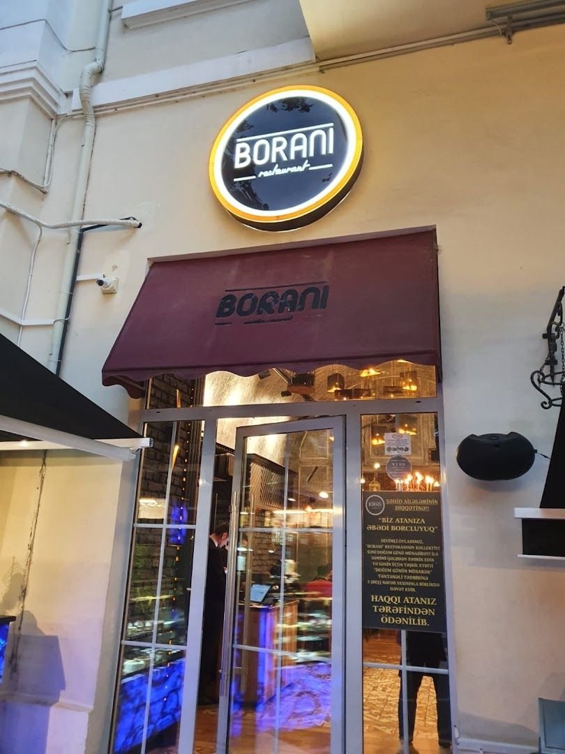 Borani Restaurant (Fəvvarələr meydanı) — Xarici görünüş