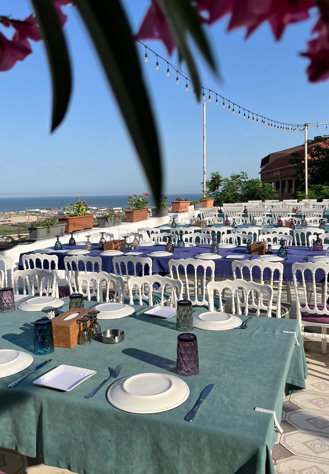 Bakinskiy Dvorik Restoran — Daxili