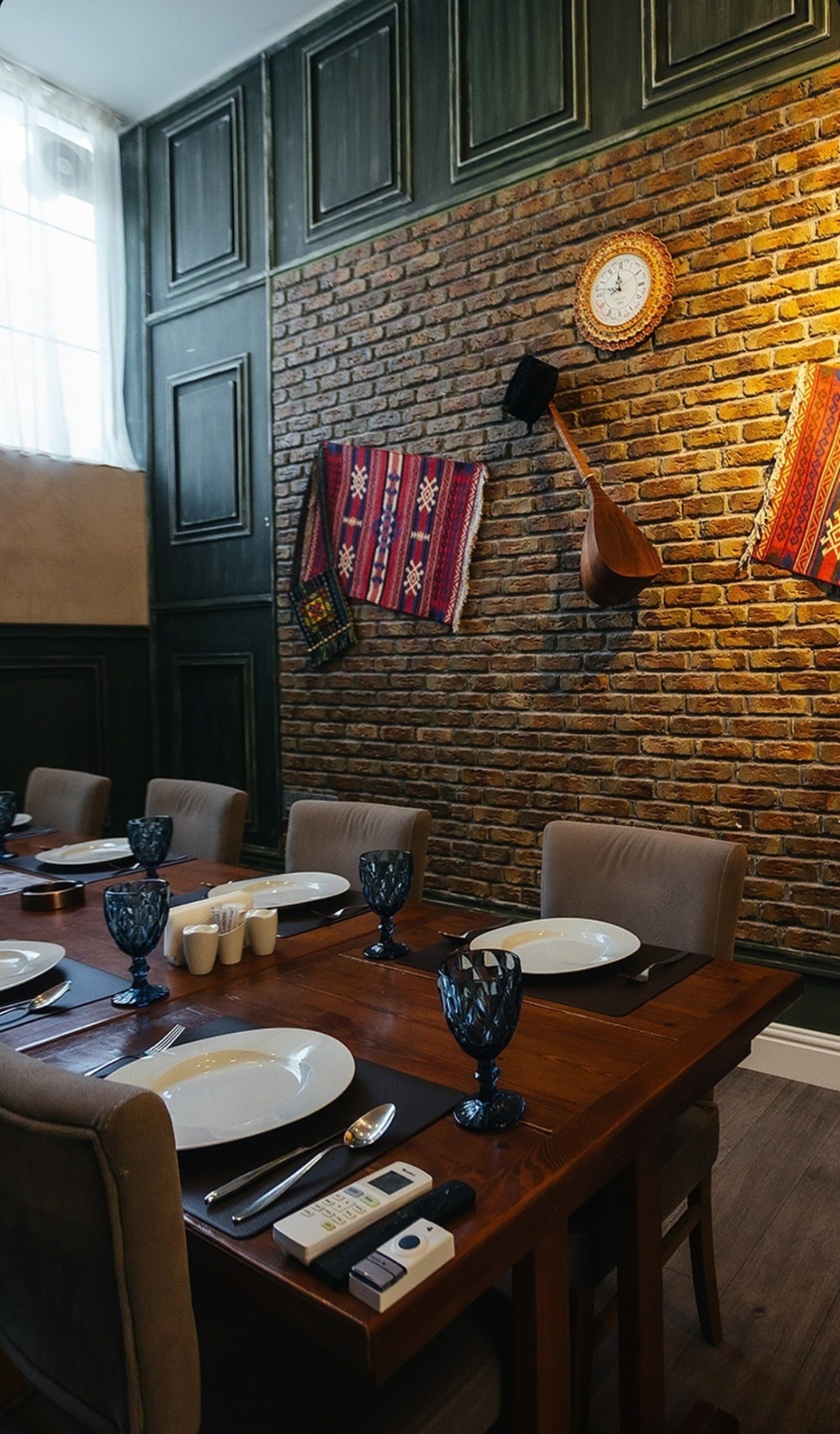 Ağ Şəhər Restoranı — Daxili