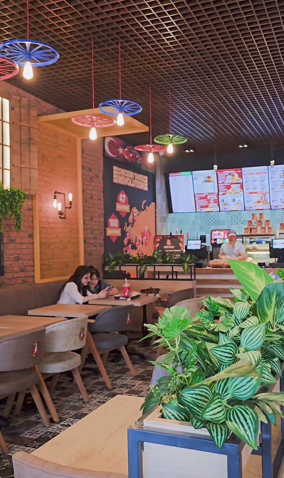 CTR Chicken - Sevinc Mall — Daxili