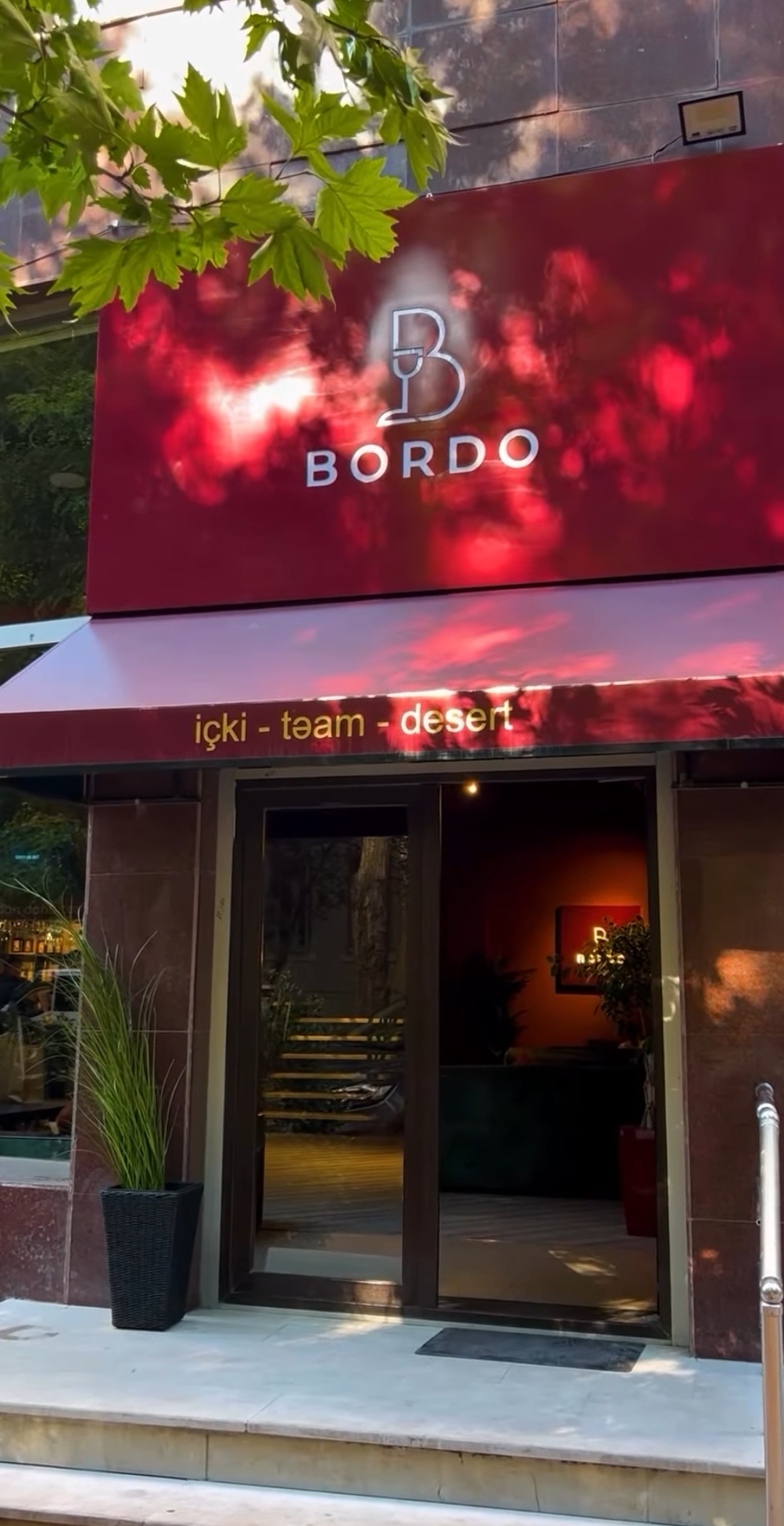 Bordo Bistro — Xarici görünüş