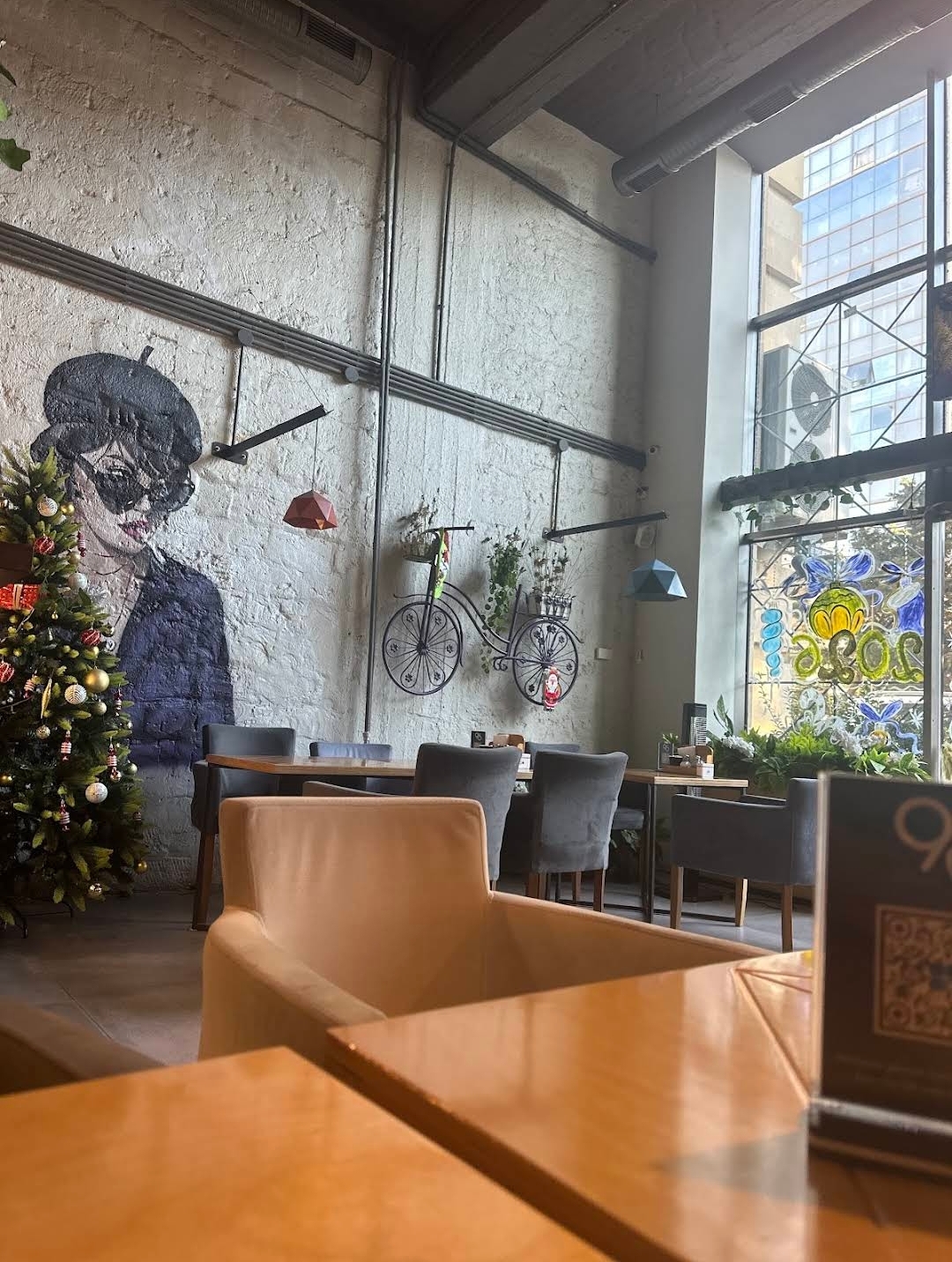 95 Loft Coffee & Bruschetta — Daxili