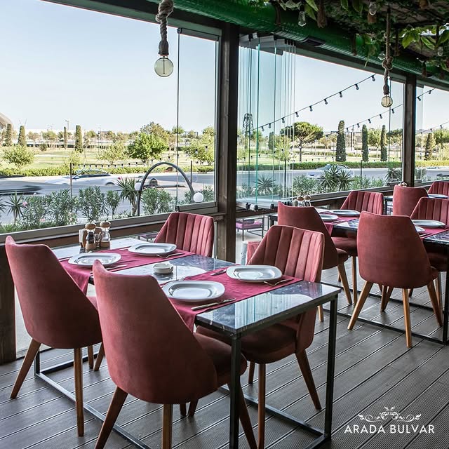 Arada Meyhane restoran — Xarici görünüş