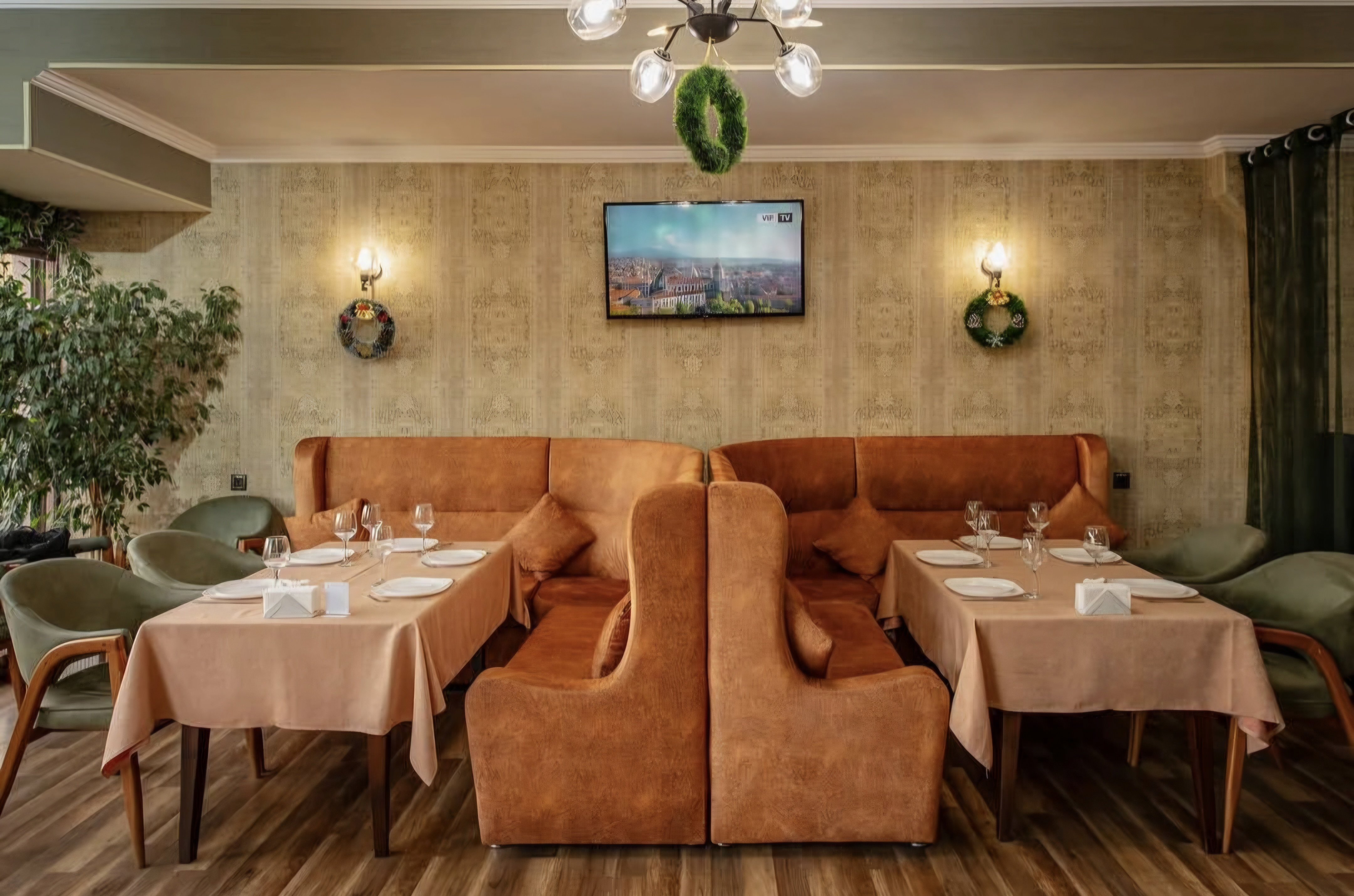 Mziuri Georgian Restaurant — Daxili