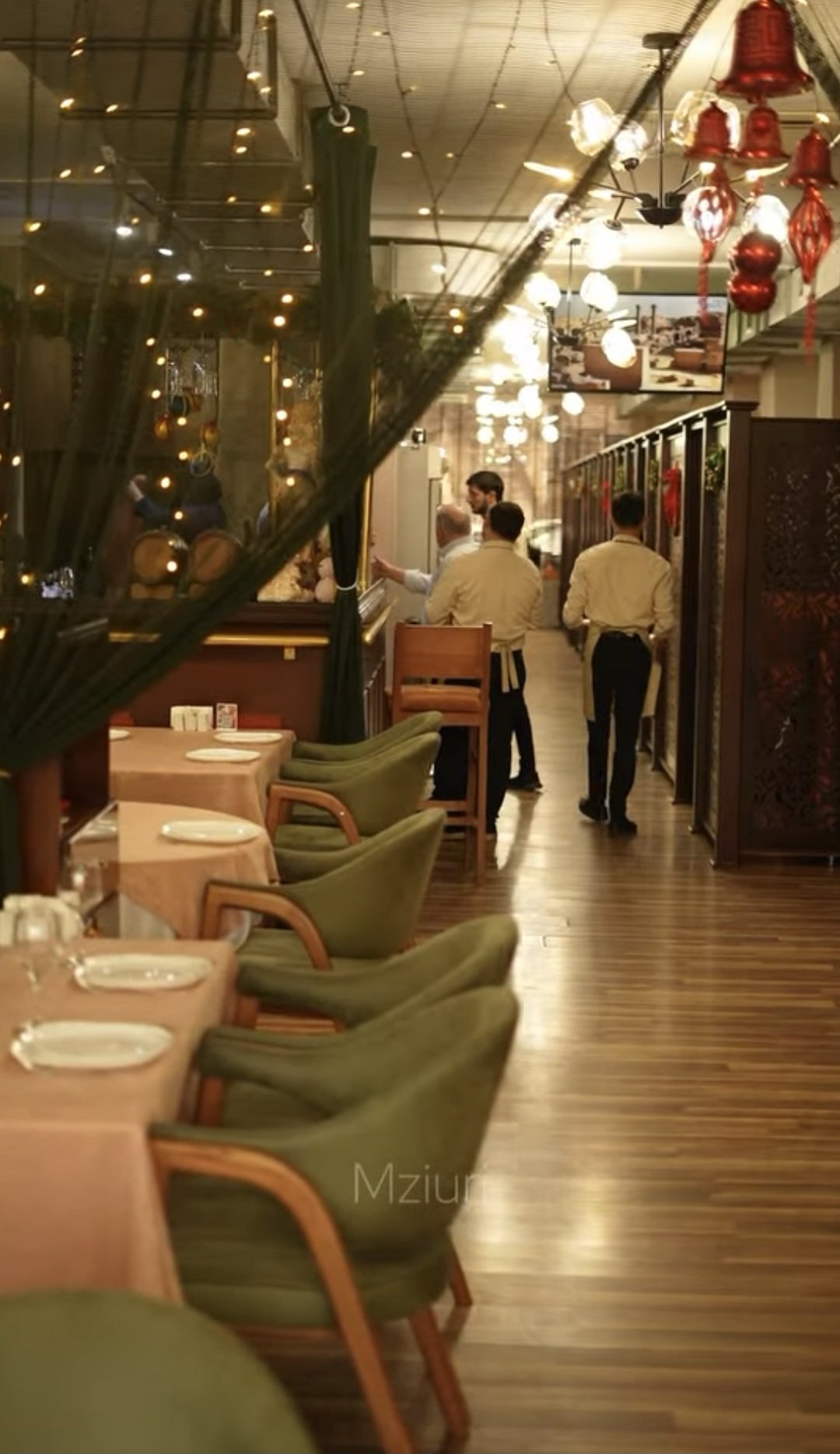 Mziuri Georgian Restaurant — Daxili