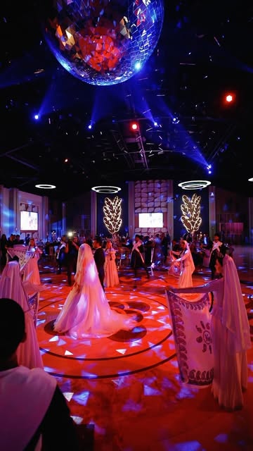 Cratos Hall Restoran — Daxili
