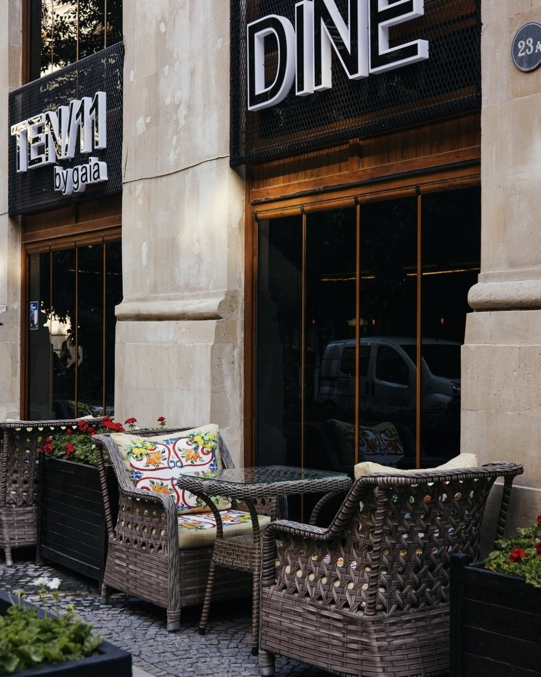 Ten Eleven Baku — Xarici görünüş