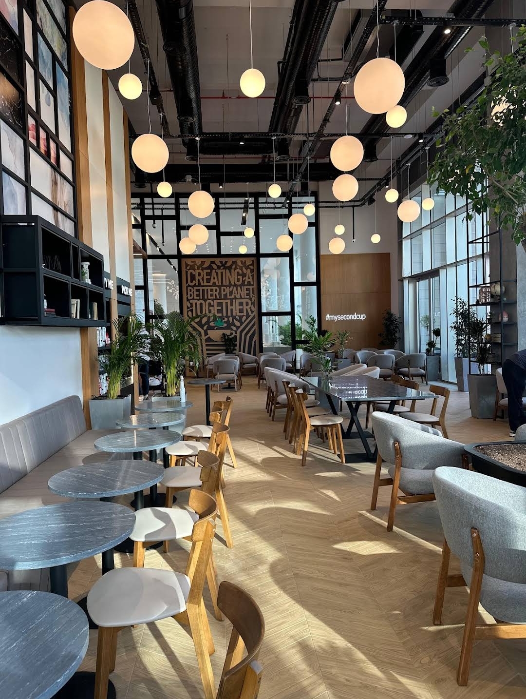 Second Cup (Ağ şəhər) — Daxili