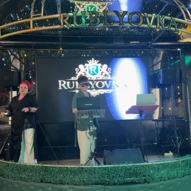 Rublyovka Restaurant — Daxili