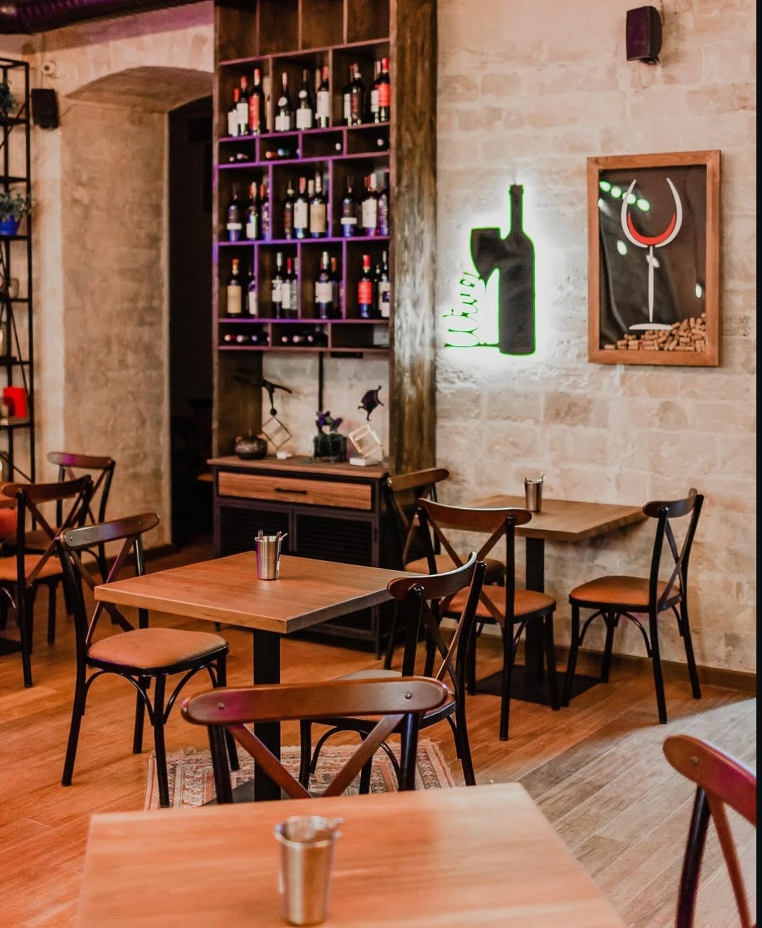 Boorda Wine Bar — Daxili
