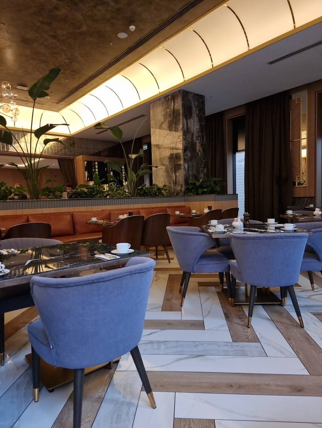 Khamsa Restaurant Baku — Daxili