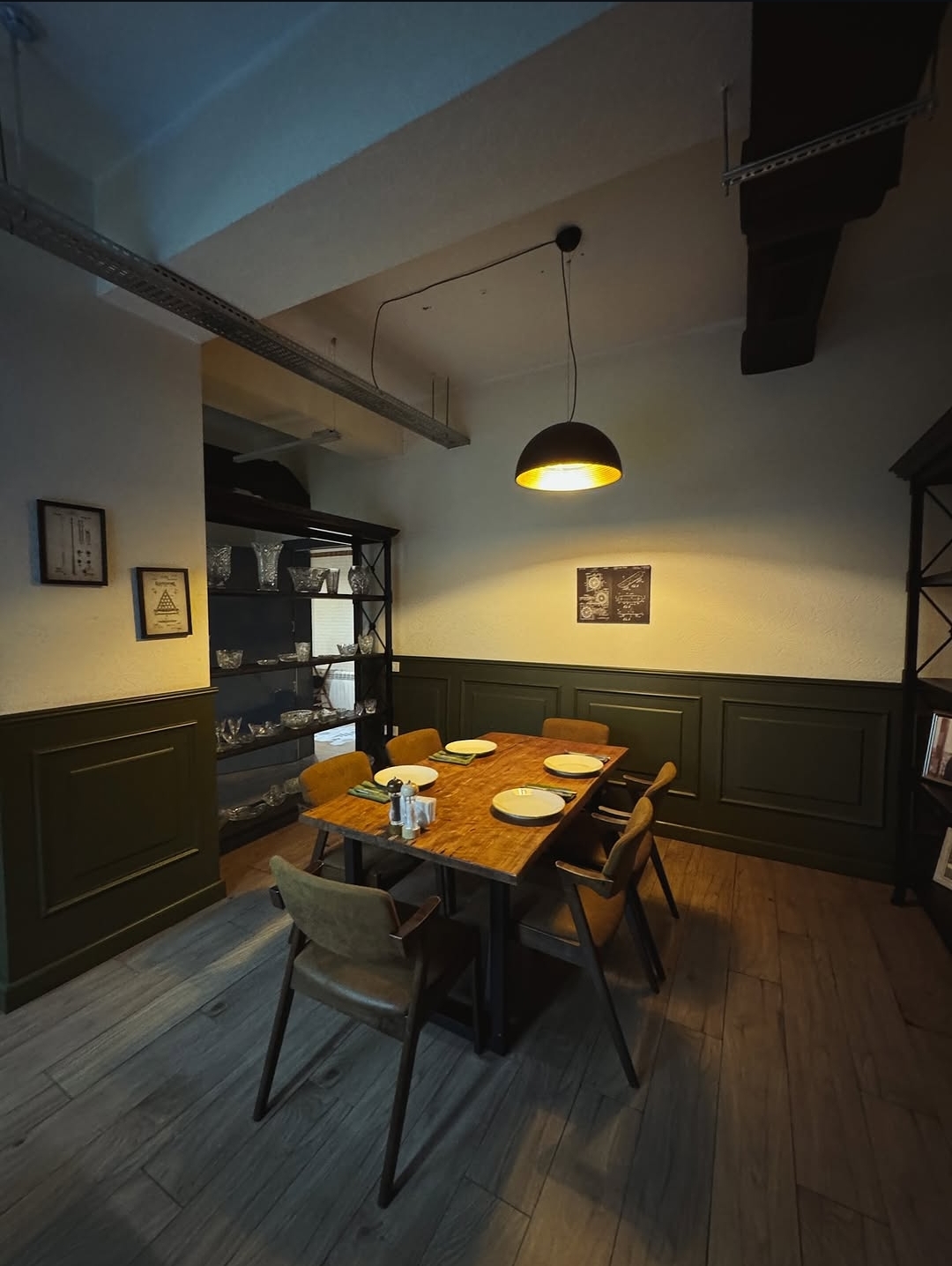 Alatava Restoran — Daxili