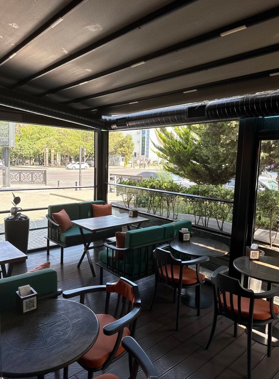 Coffee Space — Daxili