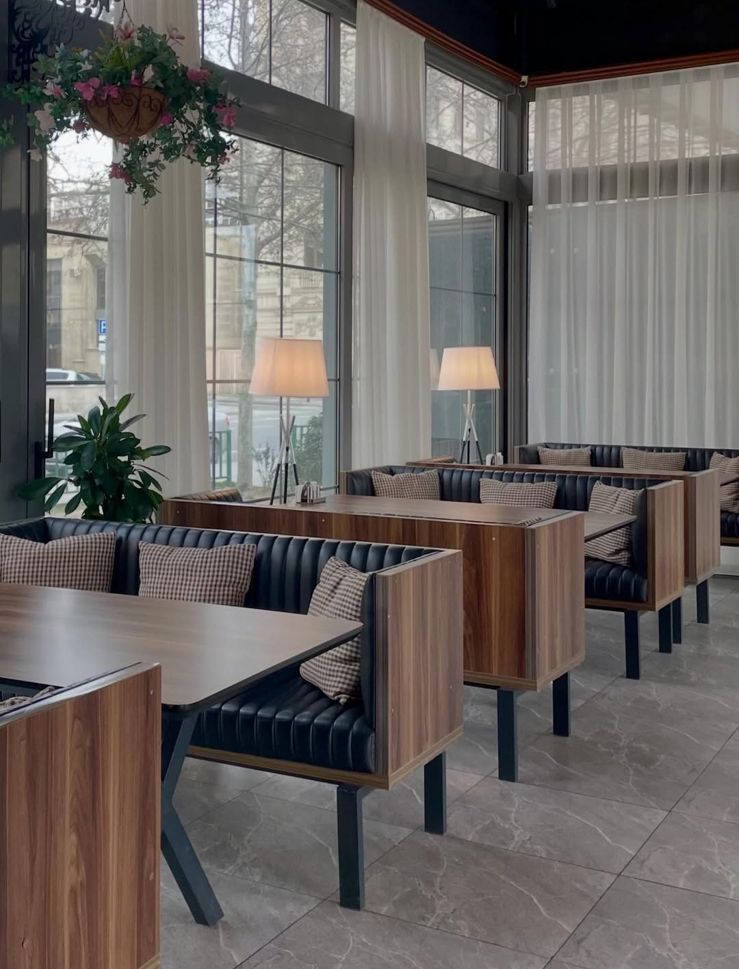 Palıd Terrace Restaurant — Daxili