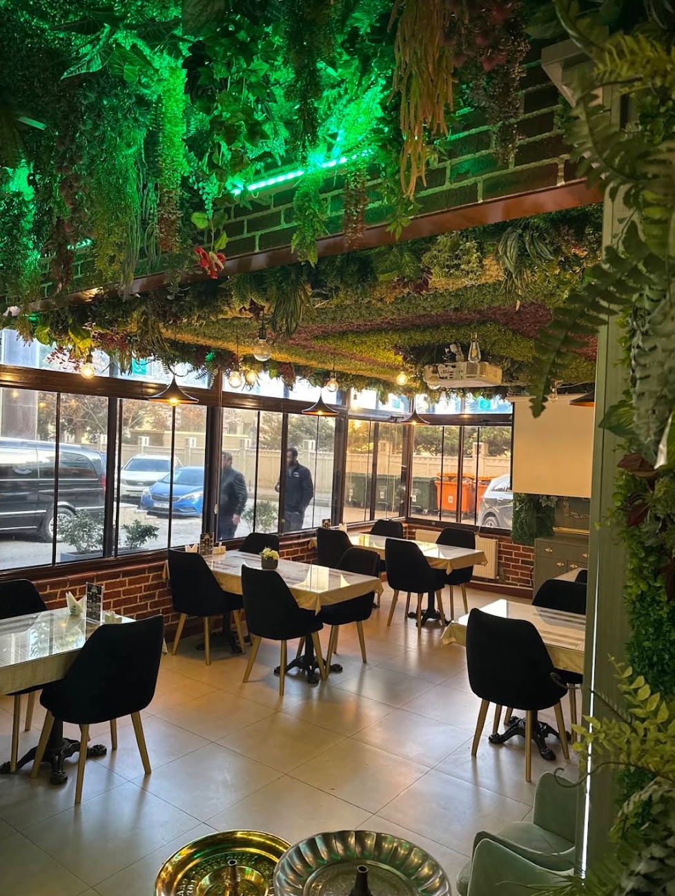 Perity kafe — Daxili