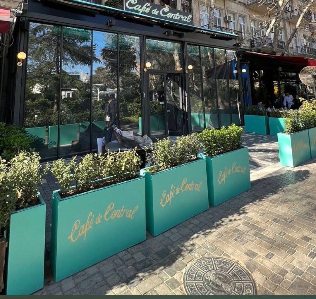 Central Cafe — Xarici görünüş