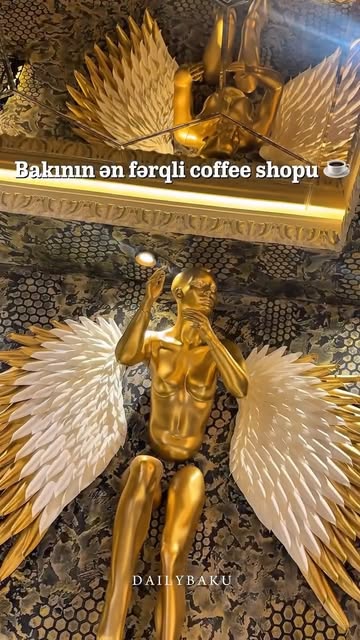 Chaplin House Coffee — Daxili