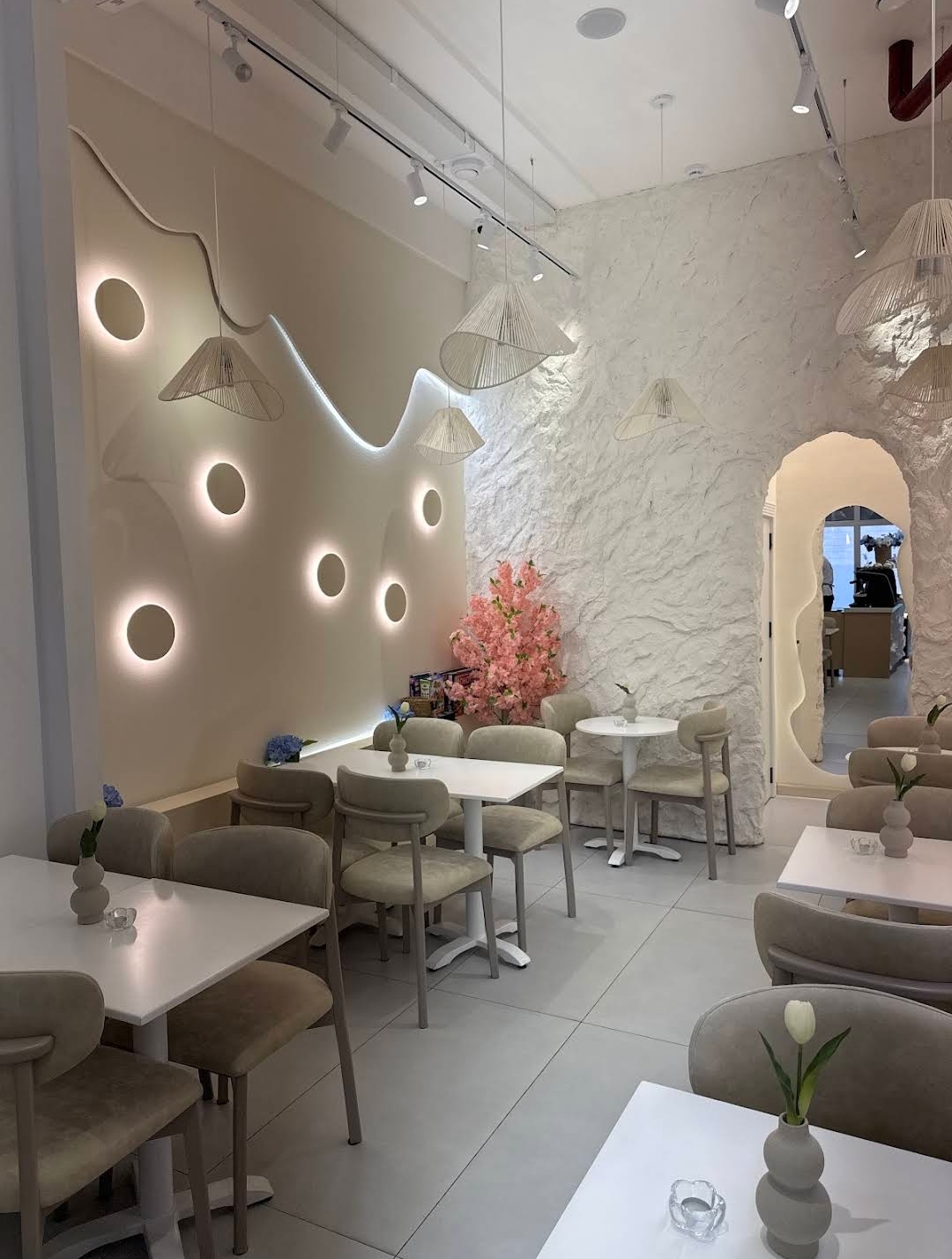 Aidas Coffee House — Daxili