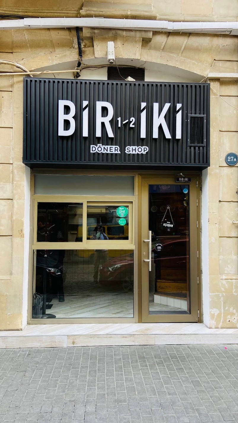 Bir-iki dönər (Mərkəzi şöbə) — Xarici görünüş