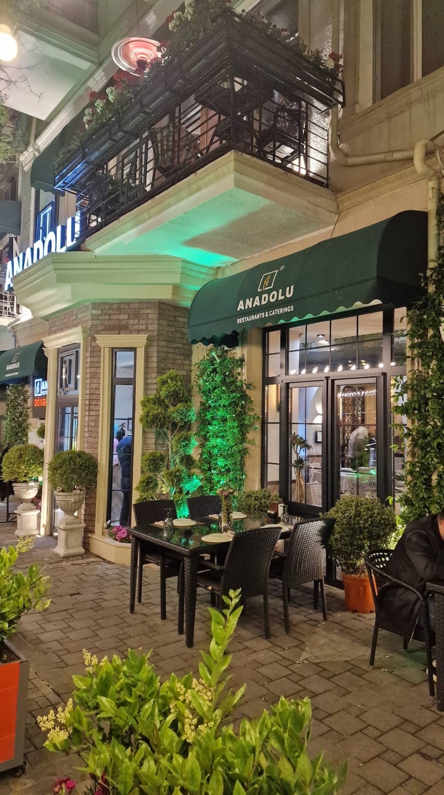 Anadolu Restoran — Xarici görünüş