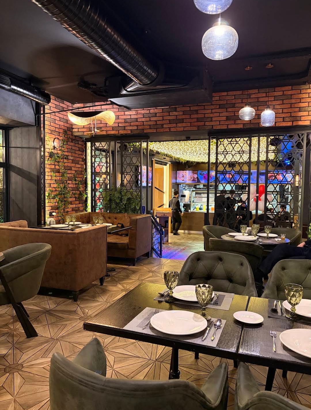 Anadolu Restoran — Daxili