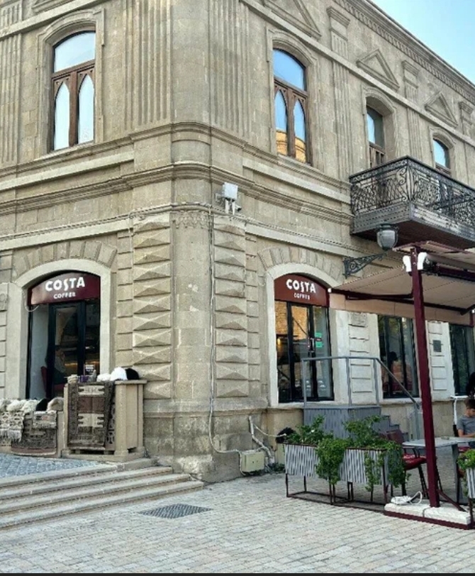 Costa Coffee (İçəri Şəhər) — Xarici görünüş
