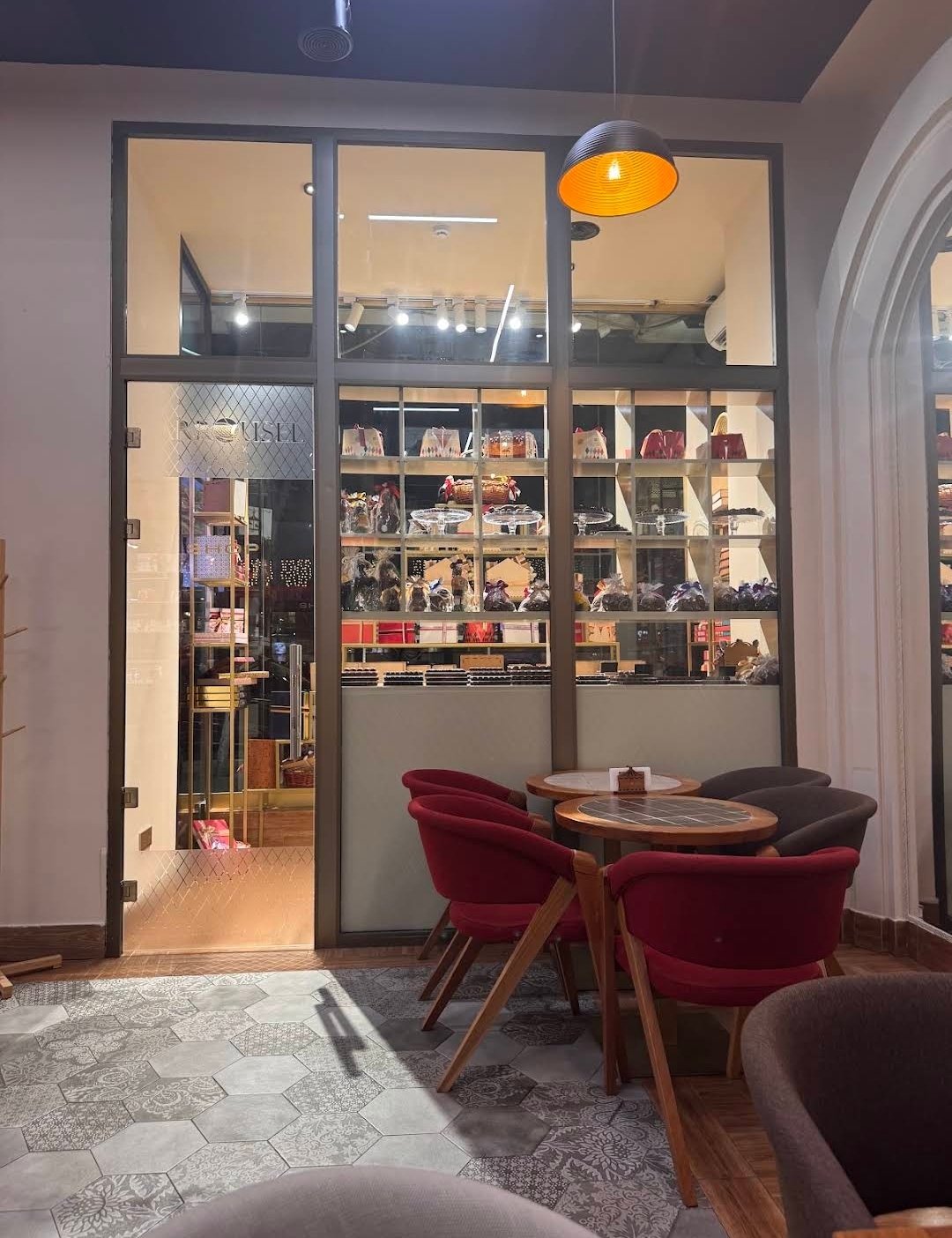 Cafe Carrousel Yasamal — Daxili