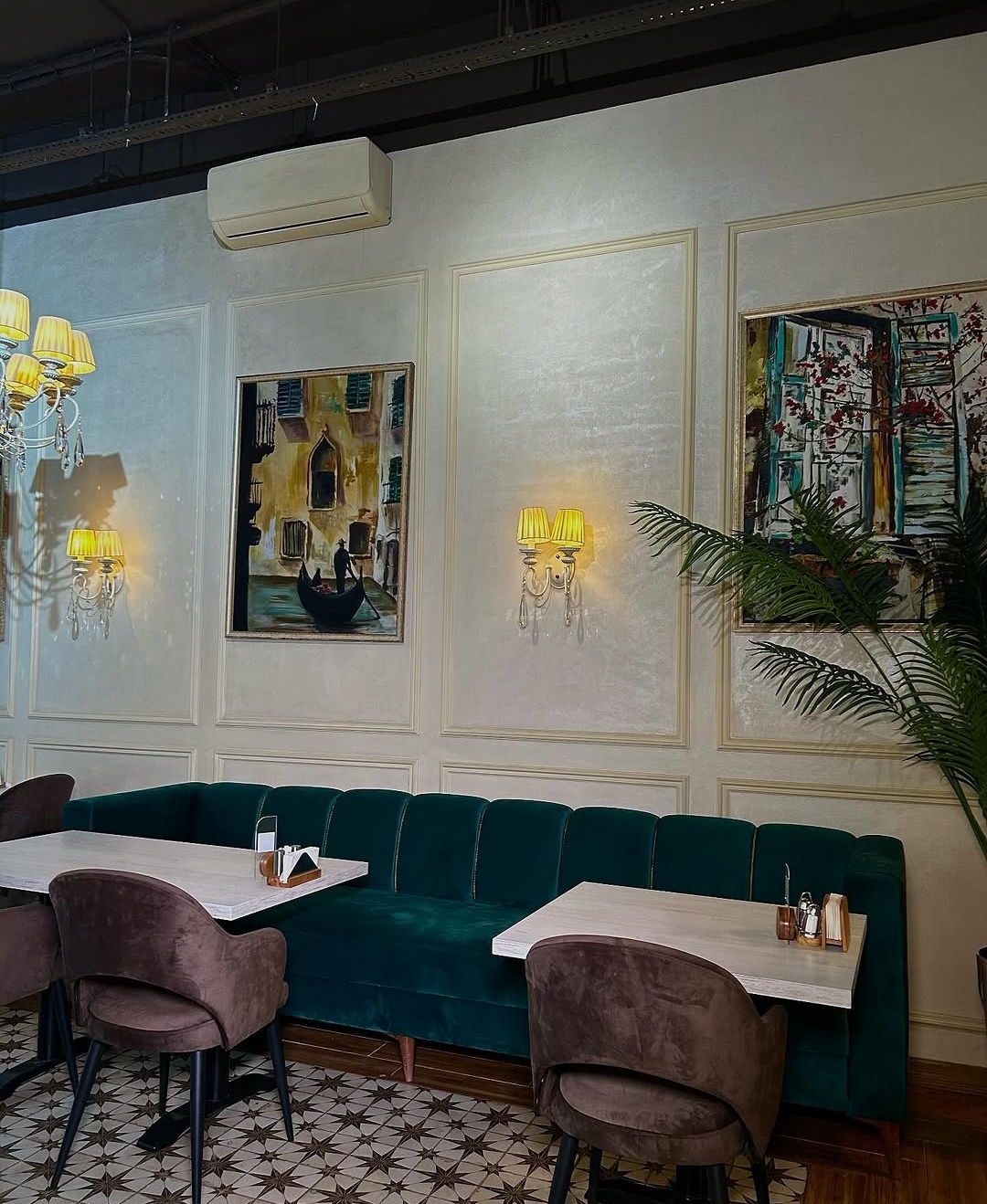Cheers Cafe baku — Daxili