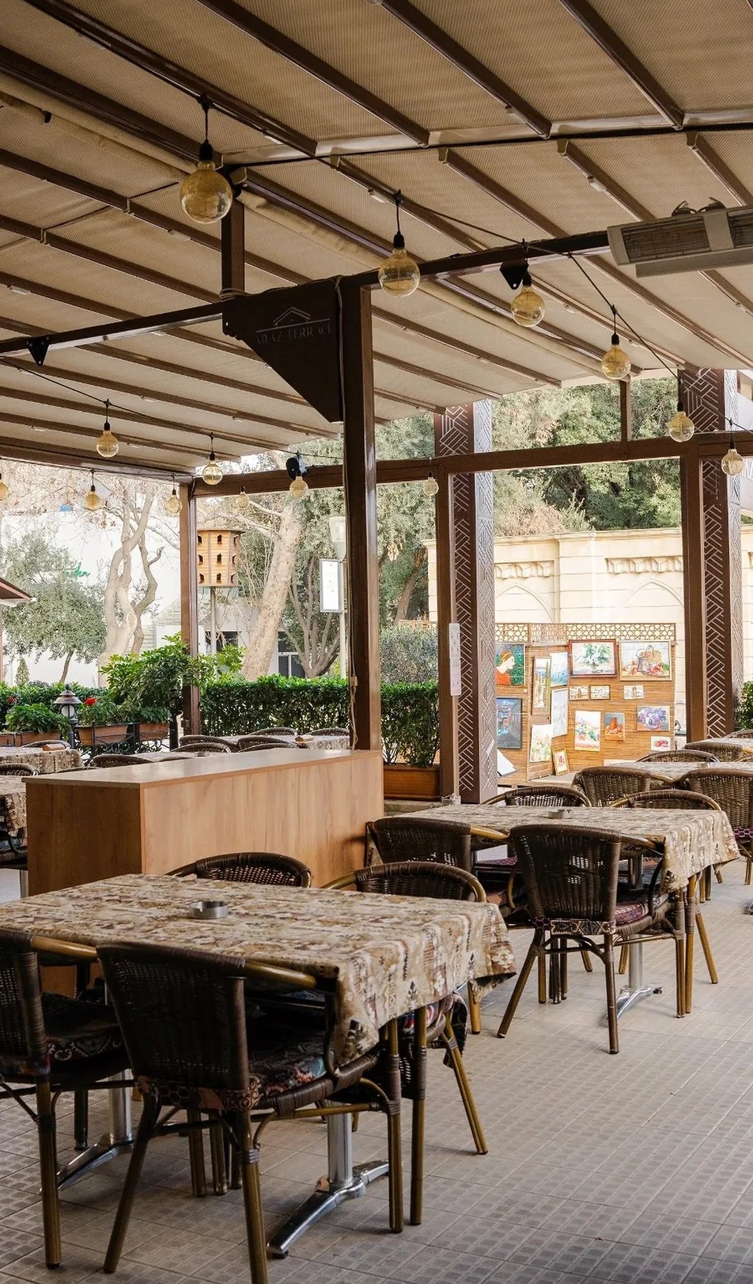 Araz Terrace — Daxili
