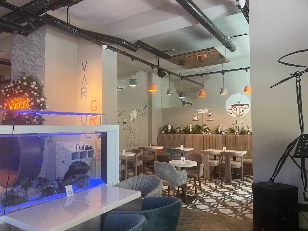 Varium Cafe — Daxili