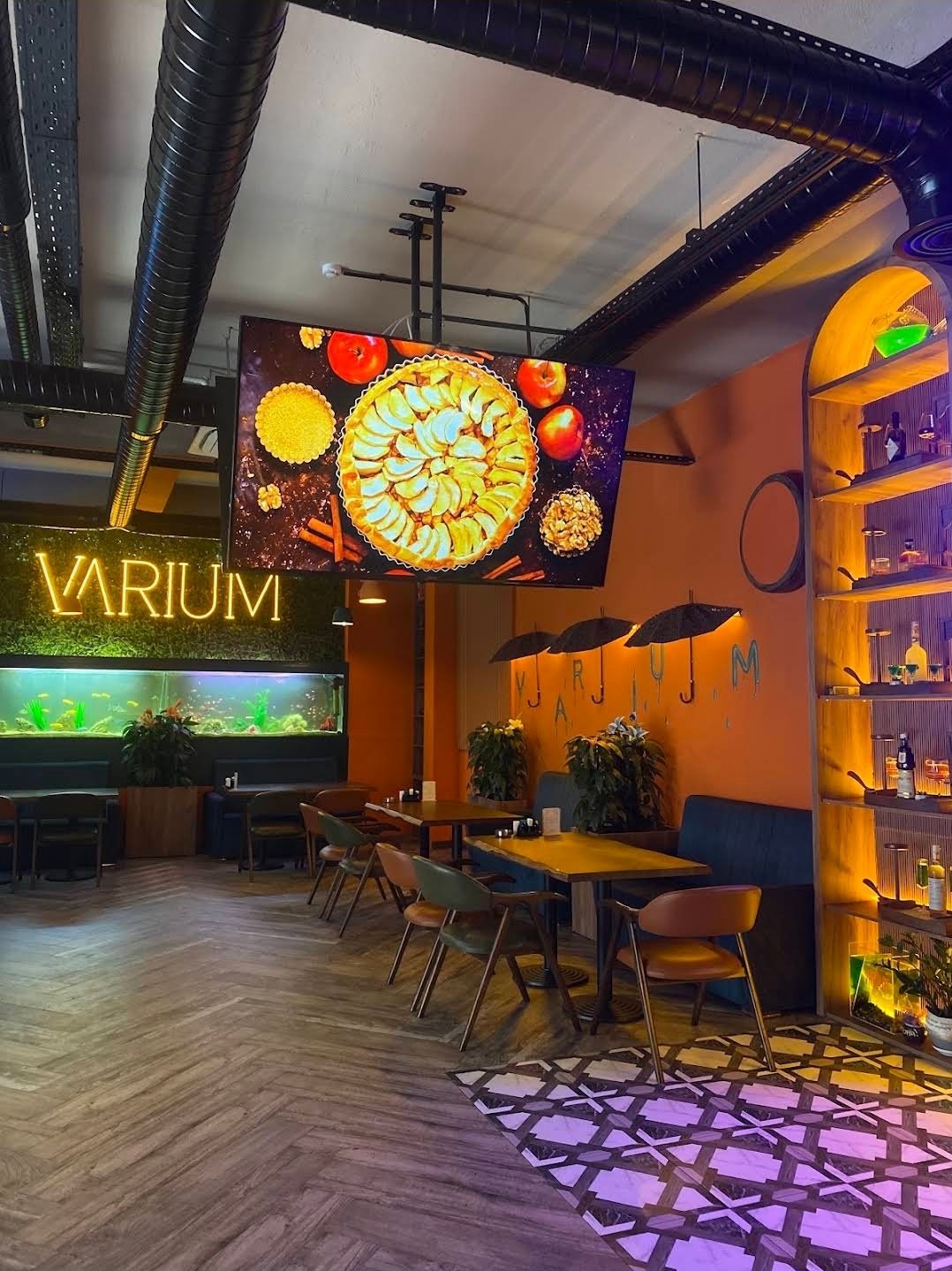 Varium Cafe — Daxili
