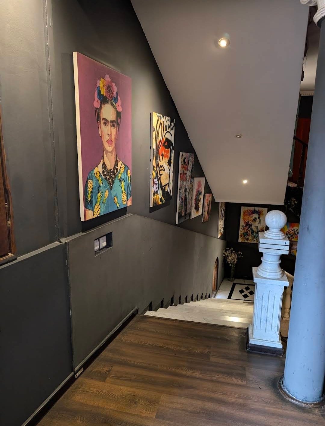 Floors Baku — Daxili