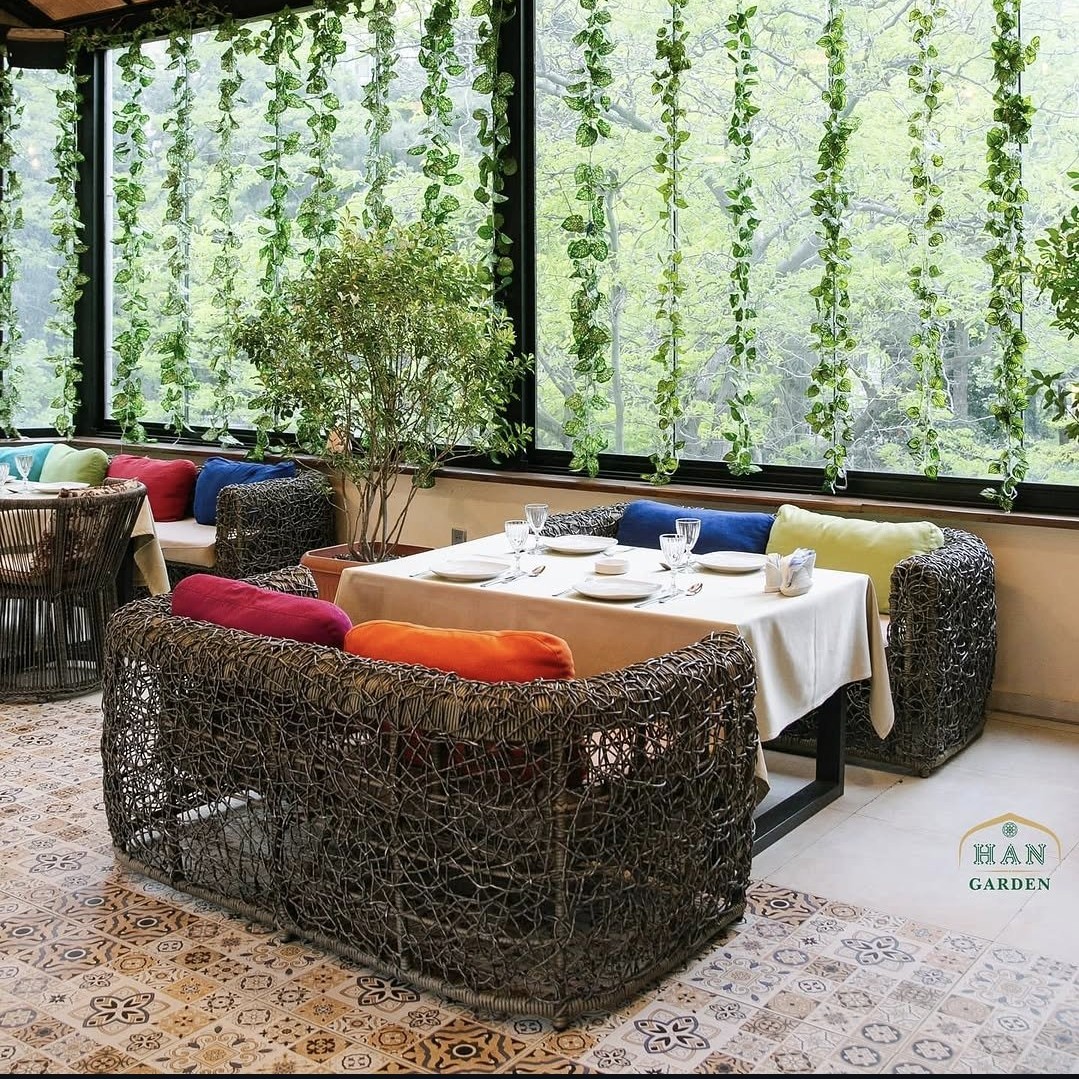 Han Garden Restaurant — Daxili