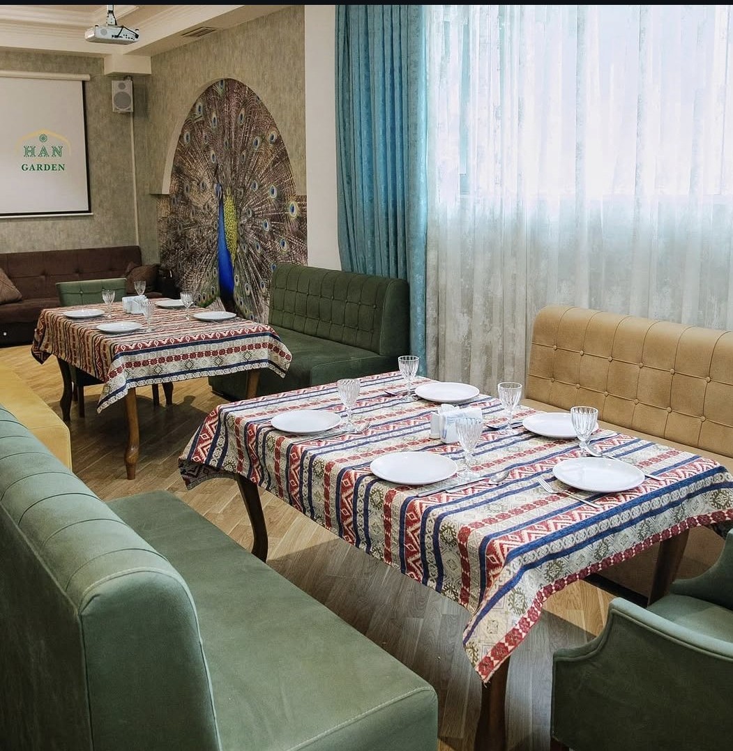 Han Garden Restaurant — Daxili