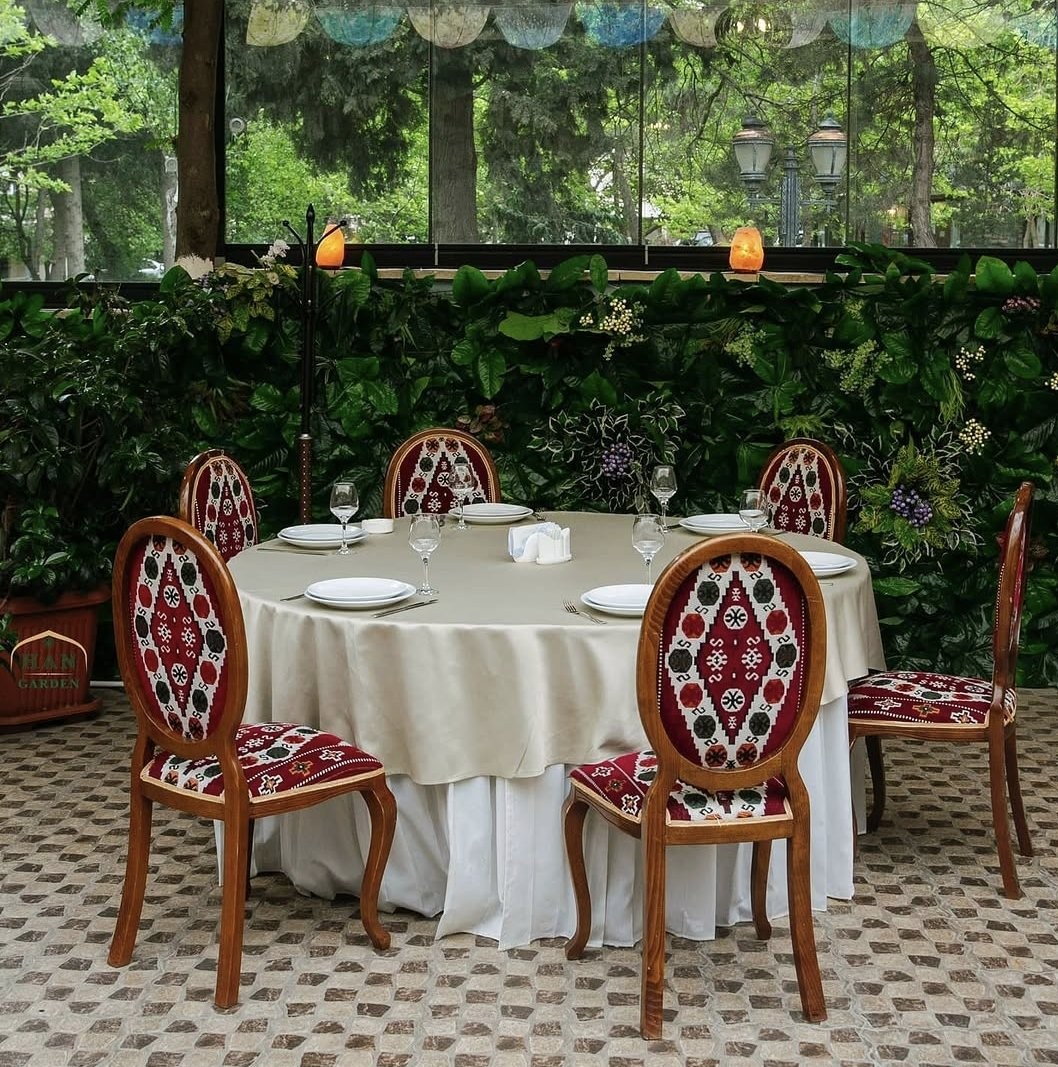 Han Garden Restaurant — Daxili