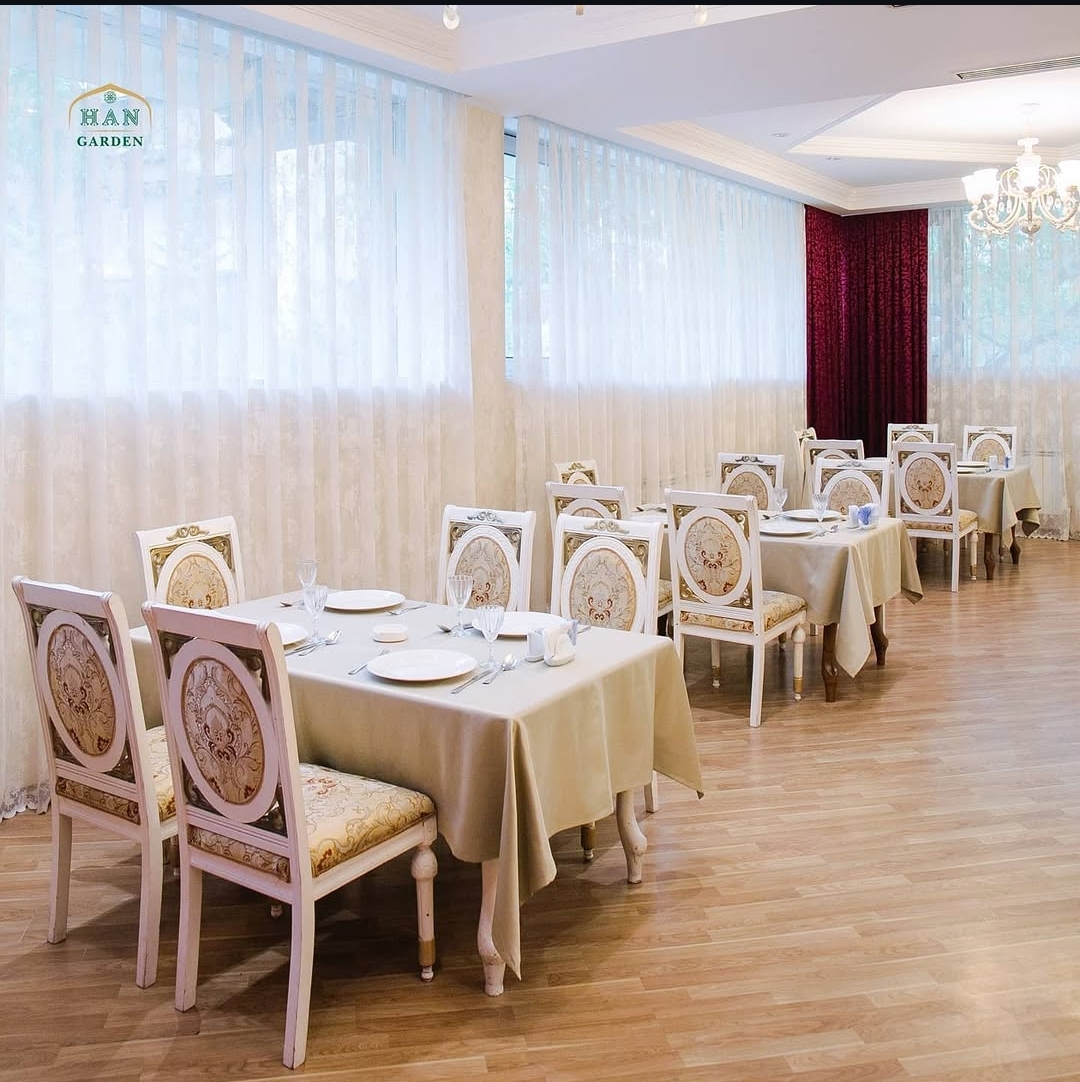 Han Garden Restaurant — Daxili