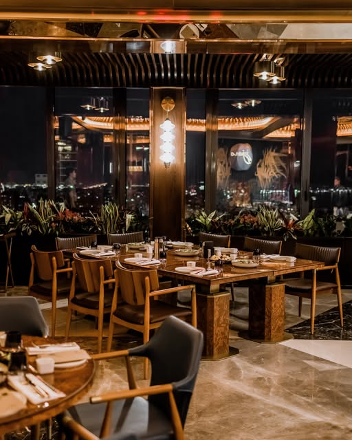 Juno Restaurant — Daxili
